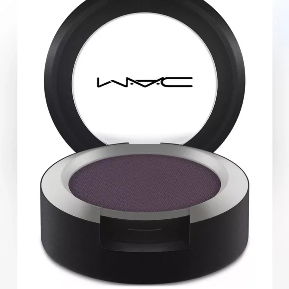 MAC ITS VINTAGE Powder Kiss Soft Matte Eye Shadow - Picture 5 of 6